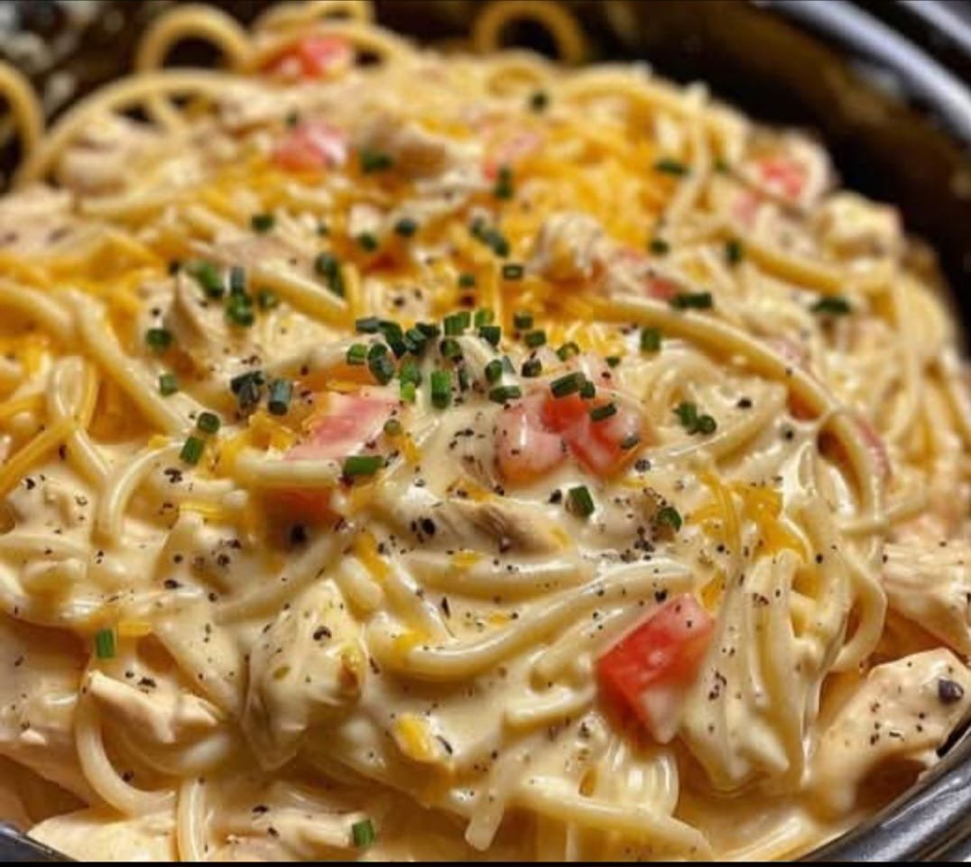 The Ultimate Crockpot Chicken Spaghetti