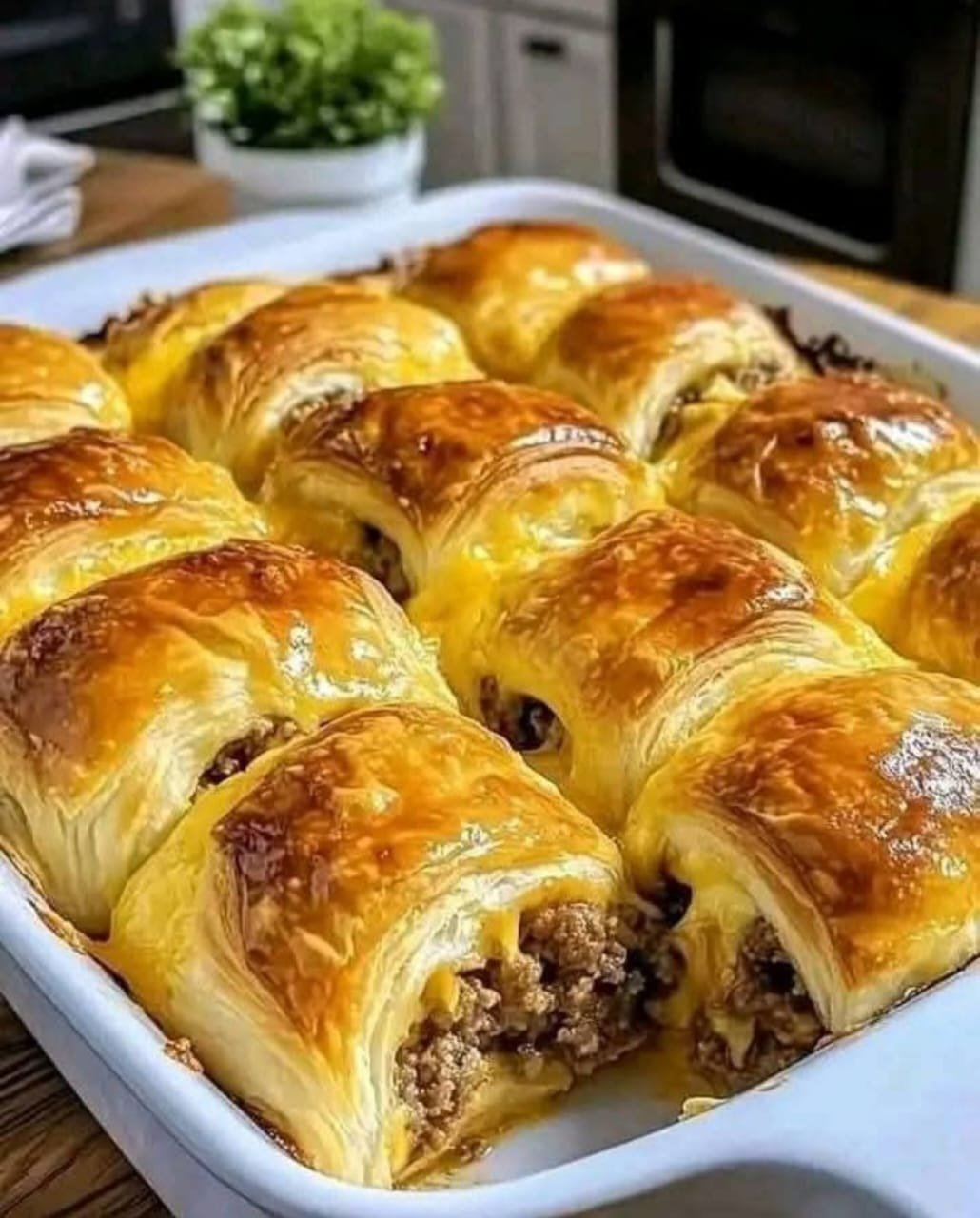 Quick & Tasty Sausage Crescent Roll-Ups